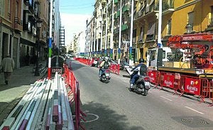 Un tramo de la calle Literato Azorín, ayer por la mañana. ::
LP