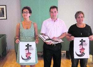 El alcalde, presidenta y concejales, en la presentación. ::                             LP