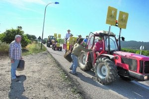 Agricultores de la Safor se unen a la Marxa Verde encabezada por tractores. / Juantxo Ribes