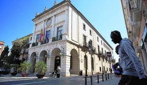 Gandia aprueba reducir un 3% los sueldos de los cargos públicos
