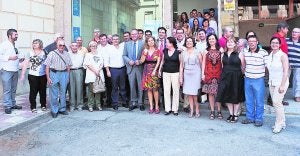 El presidente de la Generalitat, Alberto Fabra, ayer con los militantes y simpatizantes del PP en Tavernes de la Valldigna. ::
C.GIMENO