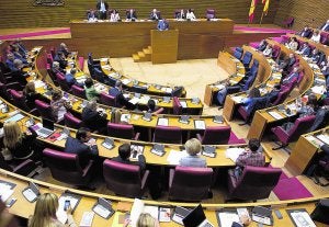 Una imagen del pleno de Les Corts Valencianes en la presente legislatura. ::                             DAMIÁN TORRES