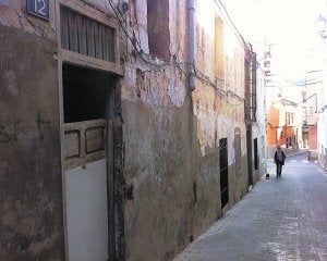 Vecinos de Tavernes alertan del riesgo de que haya unas treinta casas abandonadas