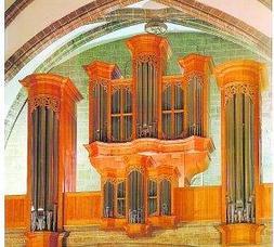 Pie deFachada del órgano de San Agustín, sobre la puerta que da a Guillem de Castro. /F. D.