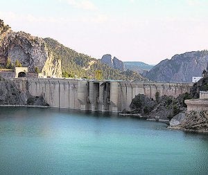 Embalse de Alarcón, sobre el río Júcar. ::
PACO GIMÉNEZ
