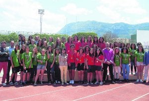 El podio de los equipos ganadores de la competición de baloncesto femenino. ::
J.ZAMORA