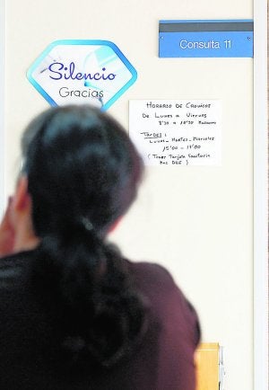 Los centros de salud sexual detectan medio centenar de nuevas infecciones cada mes