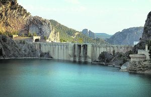 Estado del embalse de Alarcón en una imagen de archivo. Las reservas actuales son similares. ::                             OPG