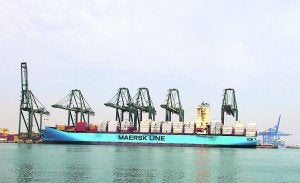 Buque de Maersk atracado la pasada semana en la terminal de MSC, consignataria del barco. ::                             LP