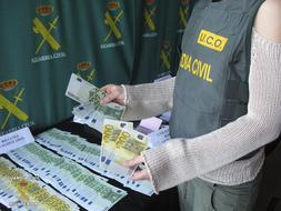 Desmantelan una red con base de operaciones en Alicante que distribuía por España billetes falsificados