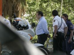 Momento de la detención del presidente de Coalición Valenciana, Juan García Sentandreu. / LP