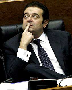 El vicepresidente económico del Consell, Gerardo Camps, en Les Corts.