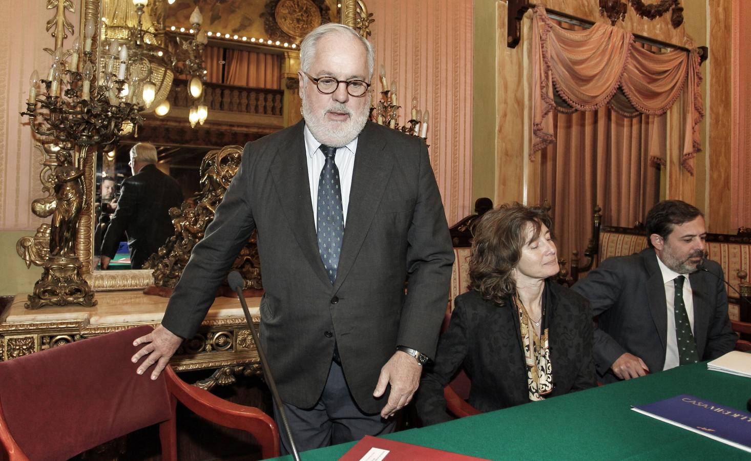 El ministro Arias Cañete participa en una conferencia sobre el agua