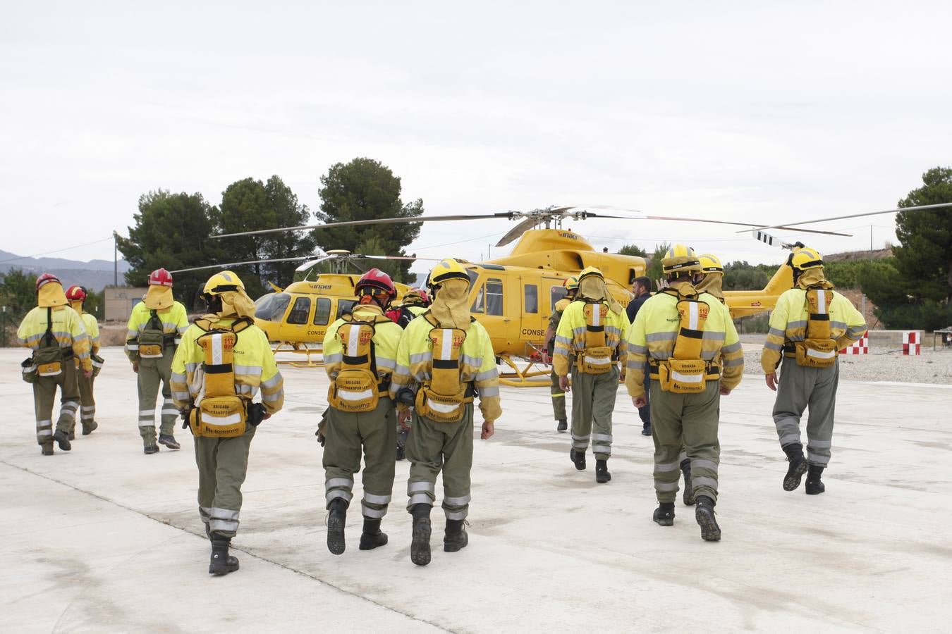 Más de 400 efectivos, en alerta contra el fuego