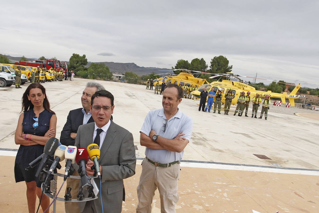 Más de 400 efectivos, en alerta contra el fuego