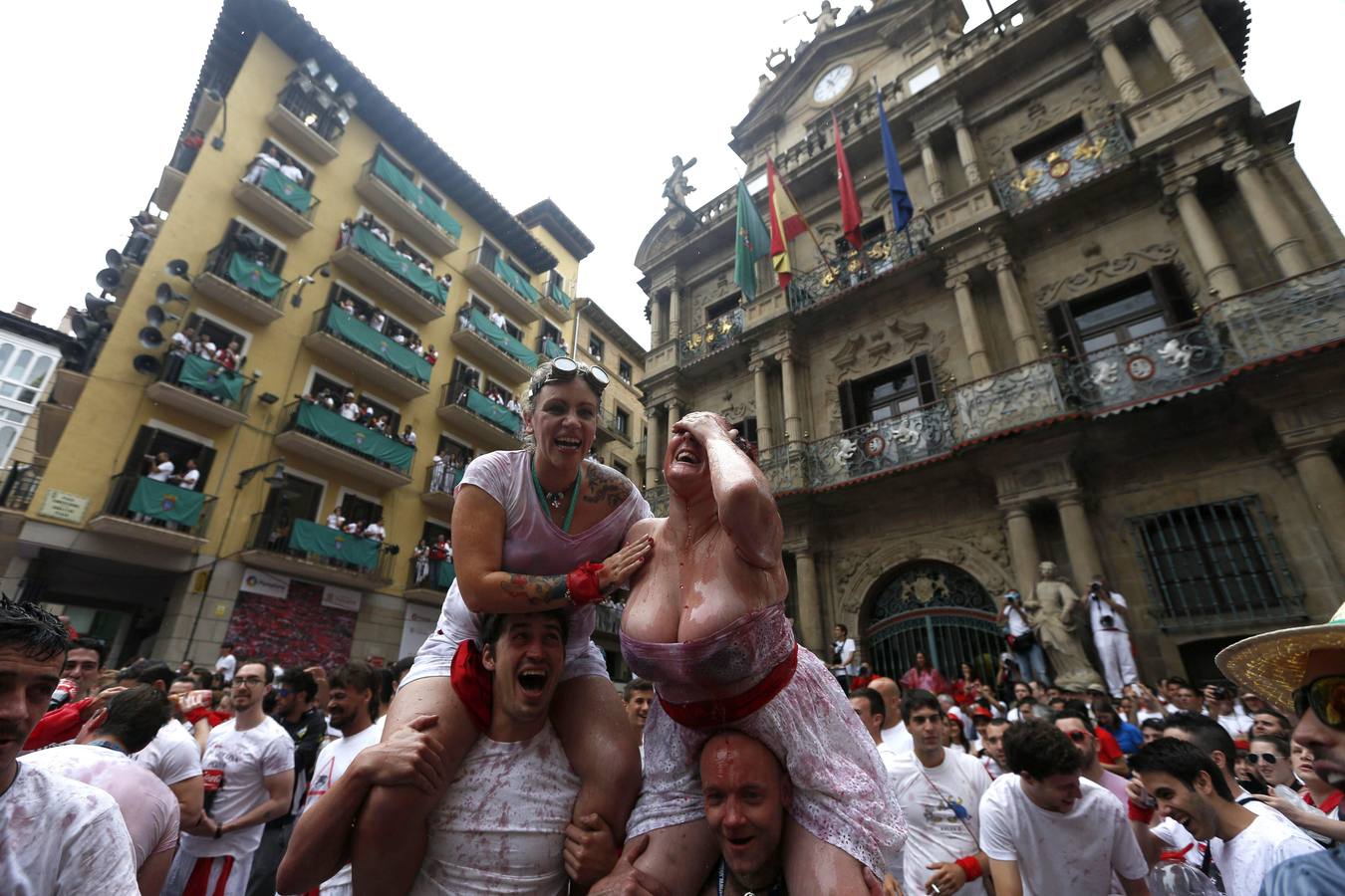 El chupinazo abre las fiestas de San Fermín