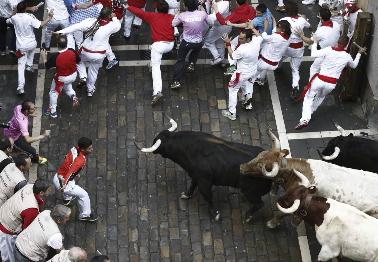 Carrera rápida y muy peligrosa. Los toros de la ganadería salmantina de Garcigrande han creado mucho peligro.