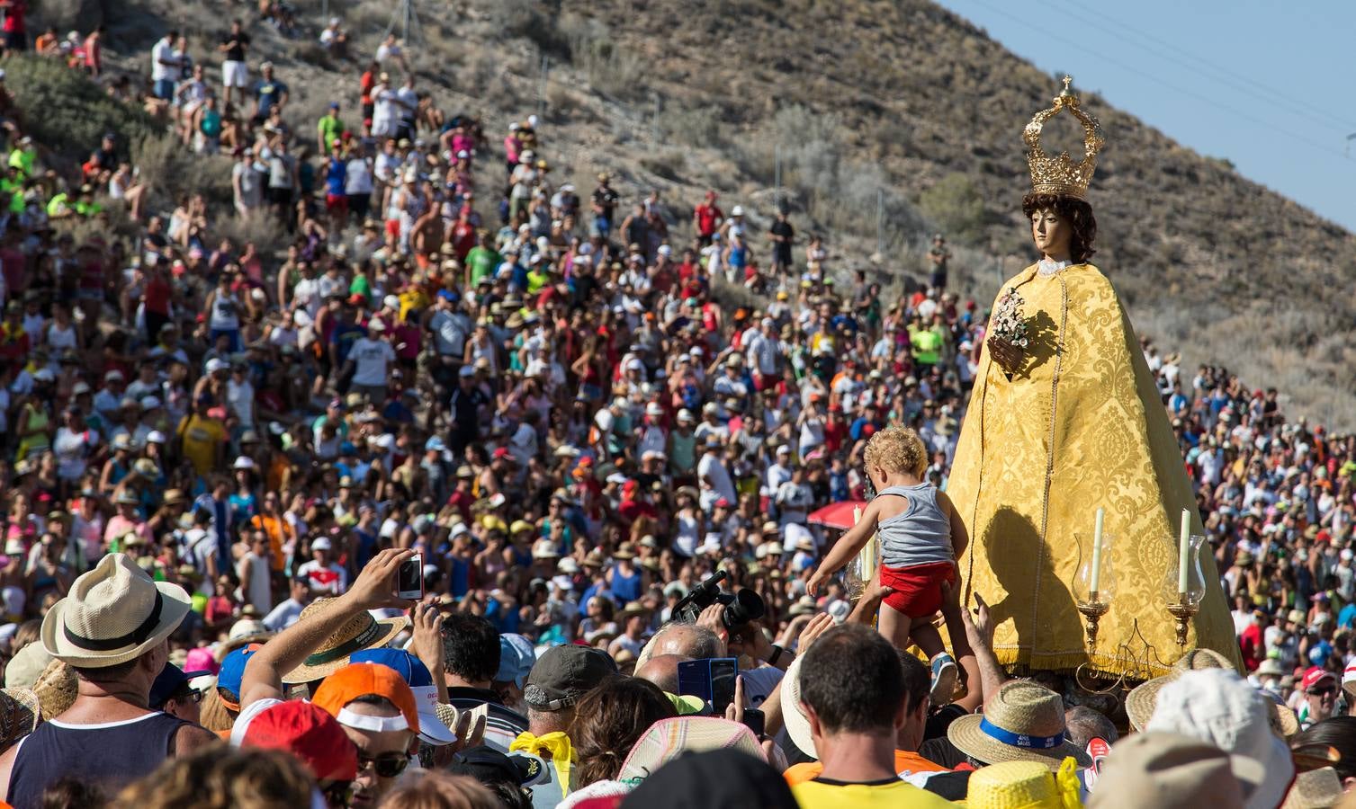 Devoción y polémica por la Virgen de las Nieves