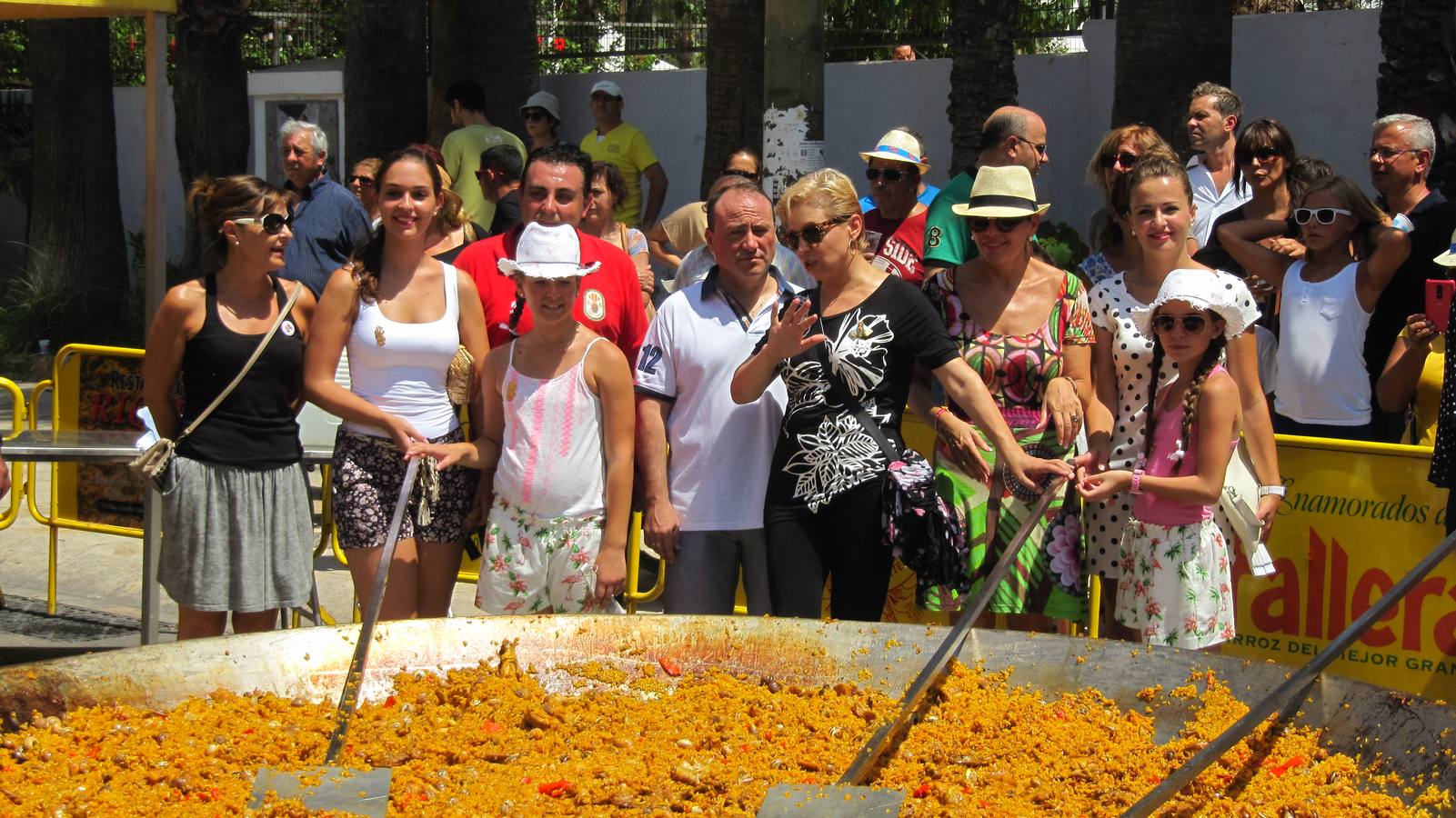 XXXVI Concurso de Arroz con Costra y Paella gigante en Elche