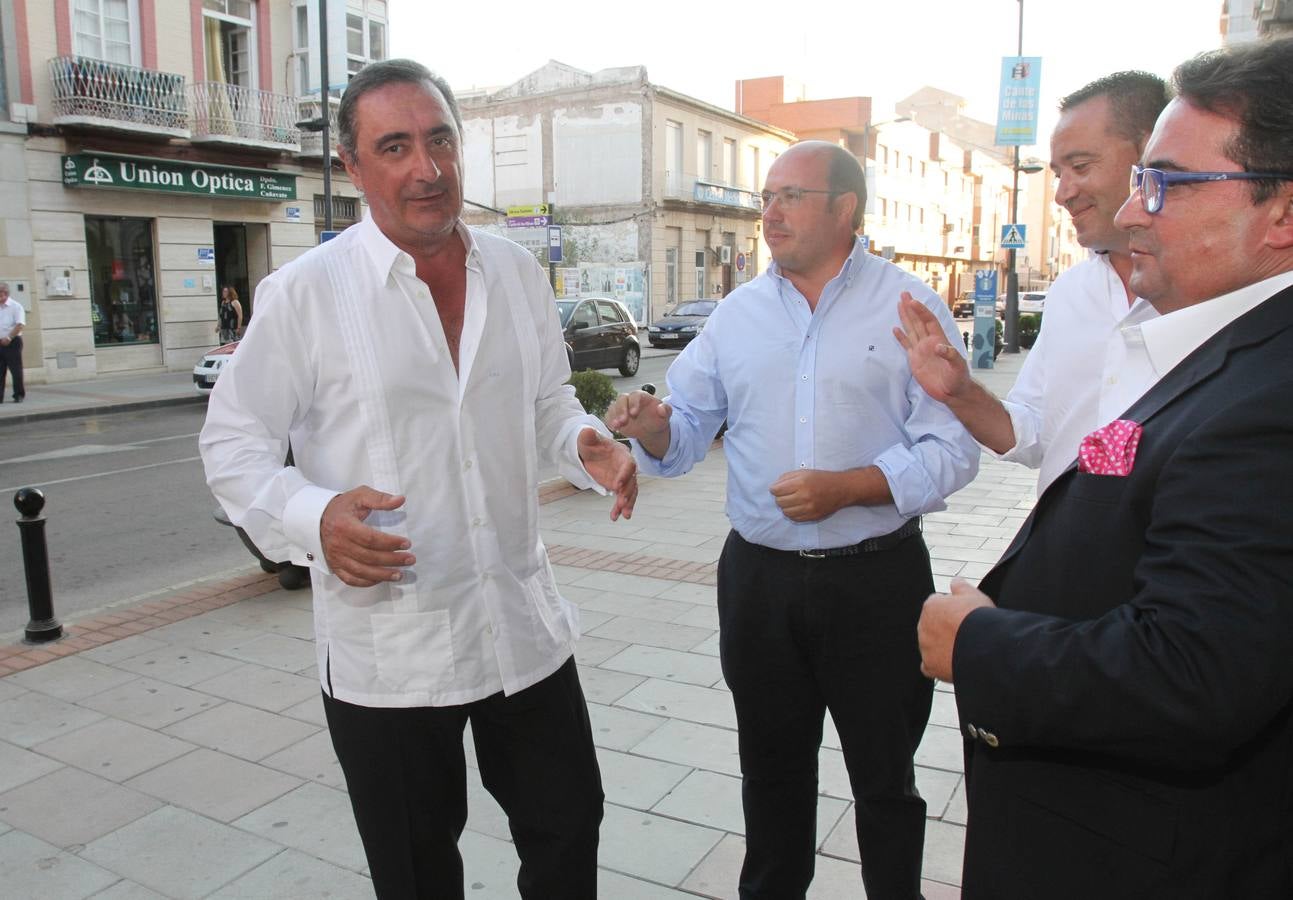 Carlos Herrera recibe el Castillete de Oro