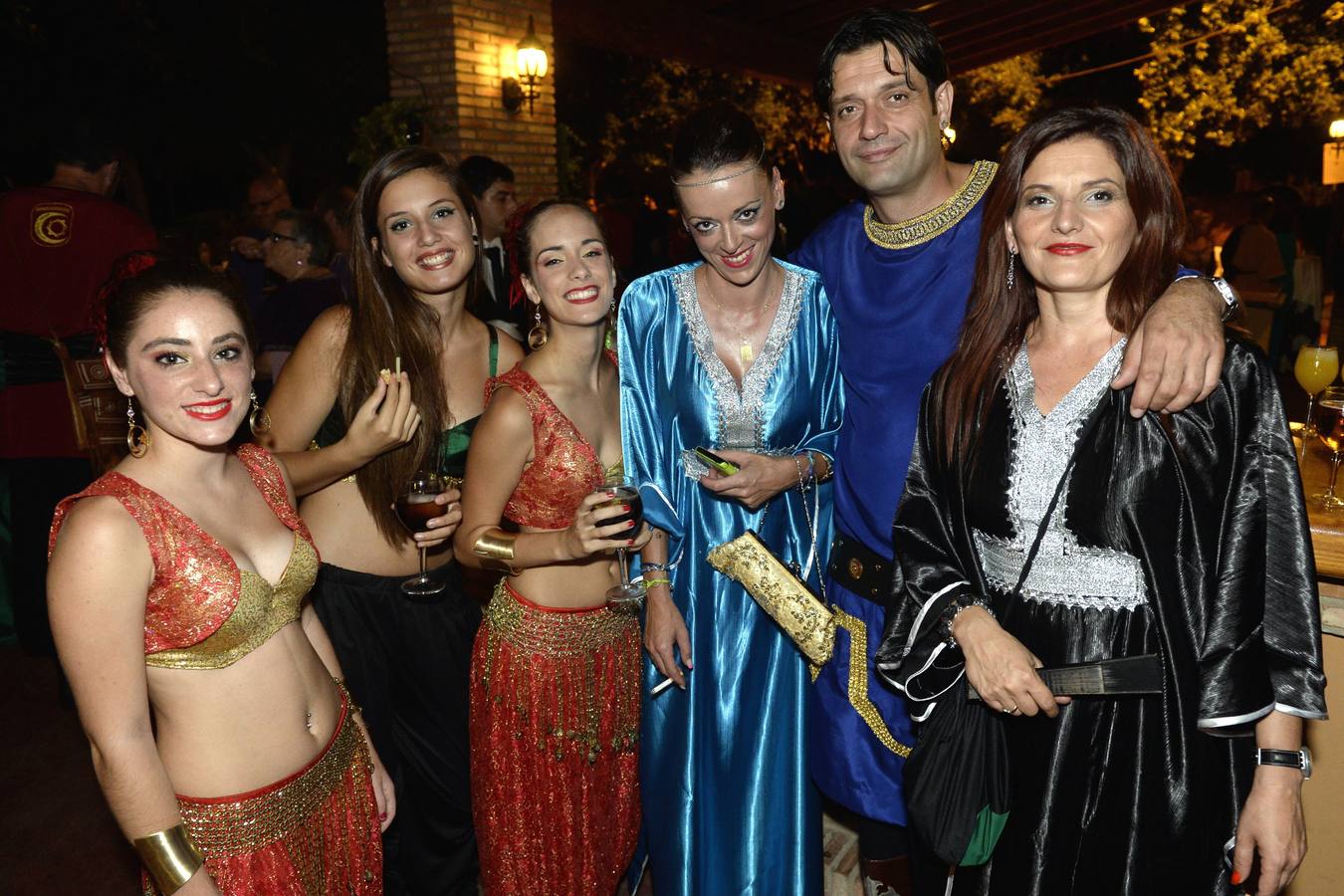 Moros y Cristianos dan incio a sus fiestas con una cena medieval