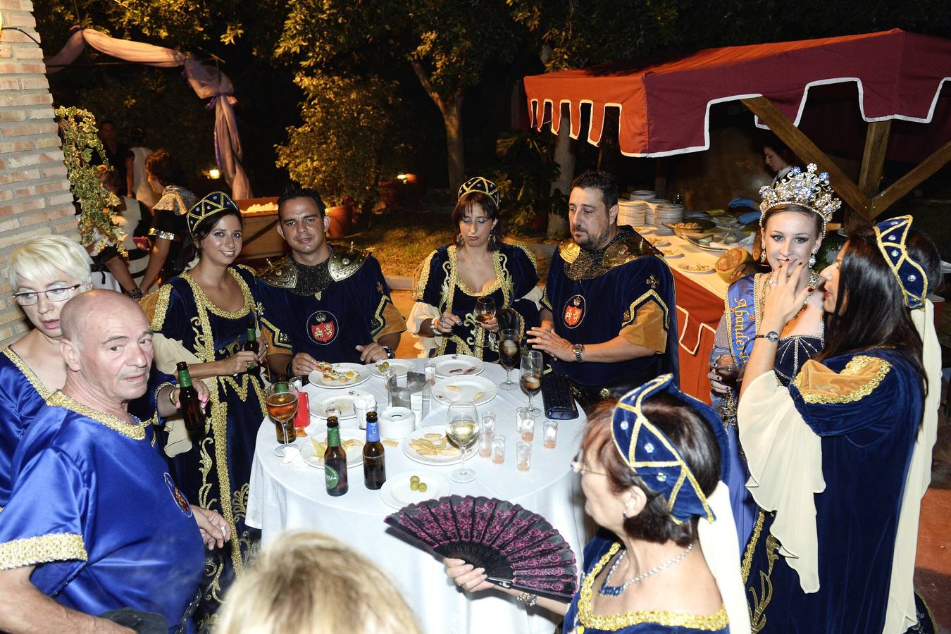 Moros y Cristianos dan incio a sus fiestas con una cena medieval