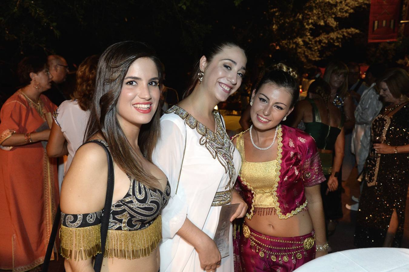 Moros y Cristianos dan incio a sus fiestas con una cena medieval