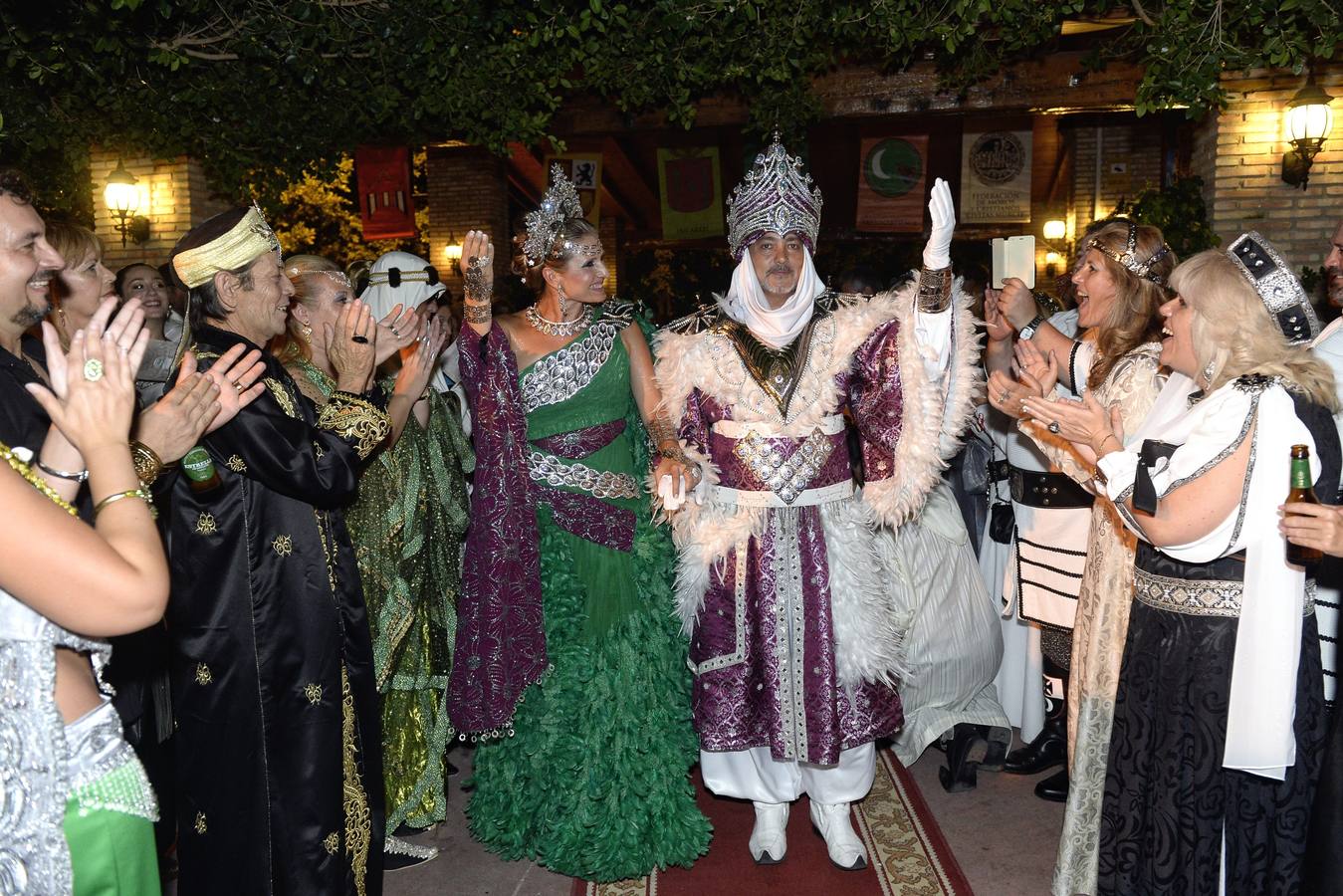 Moros y Cristianos dan incio a sus fiestas con una cena medieval