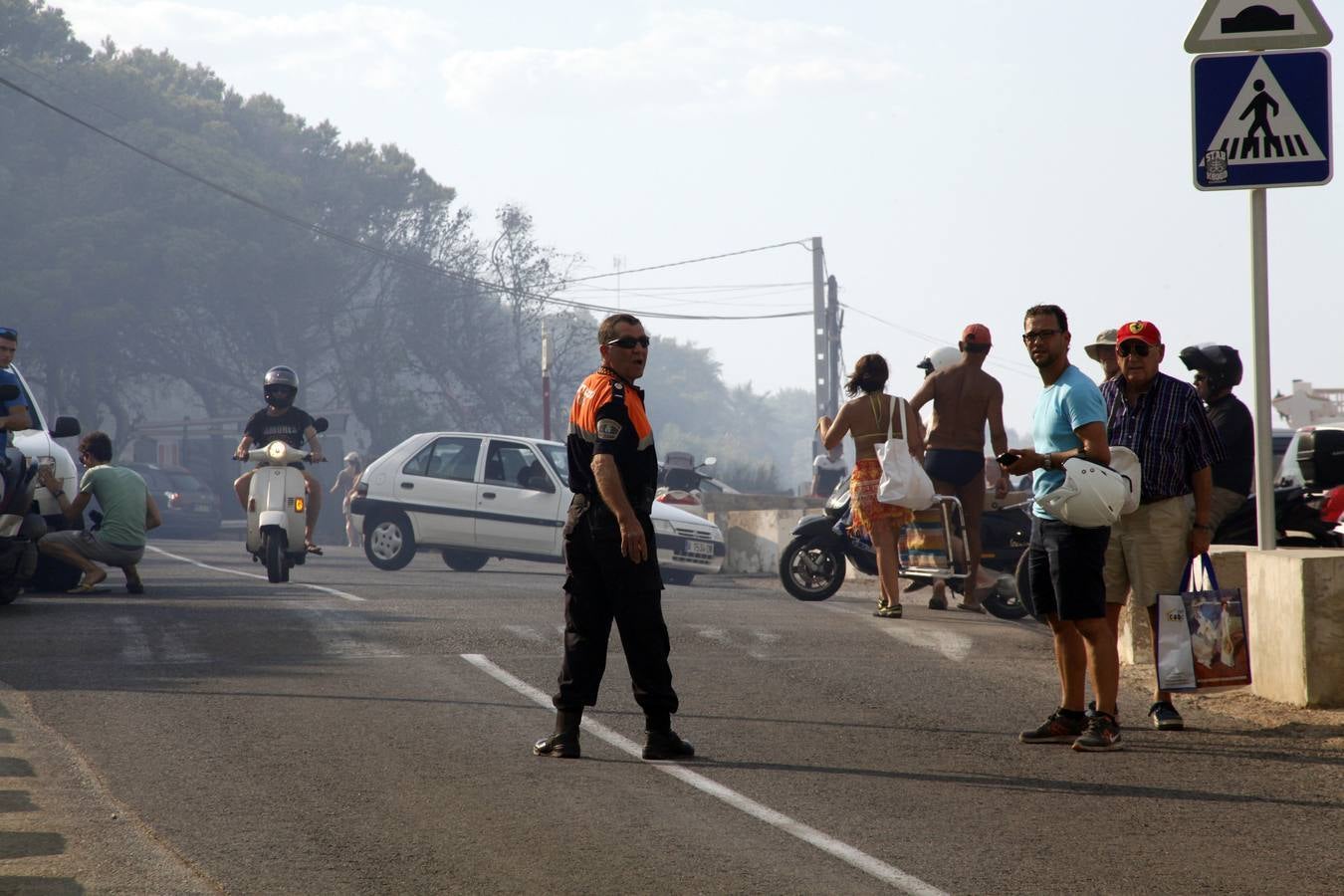 Un incendio en Xàbia y Dénia quema el Montgó y obliga a desalojar viviendas