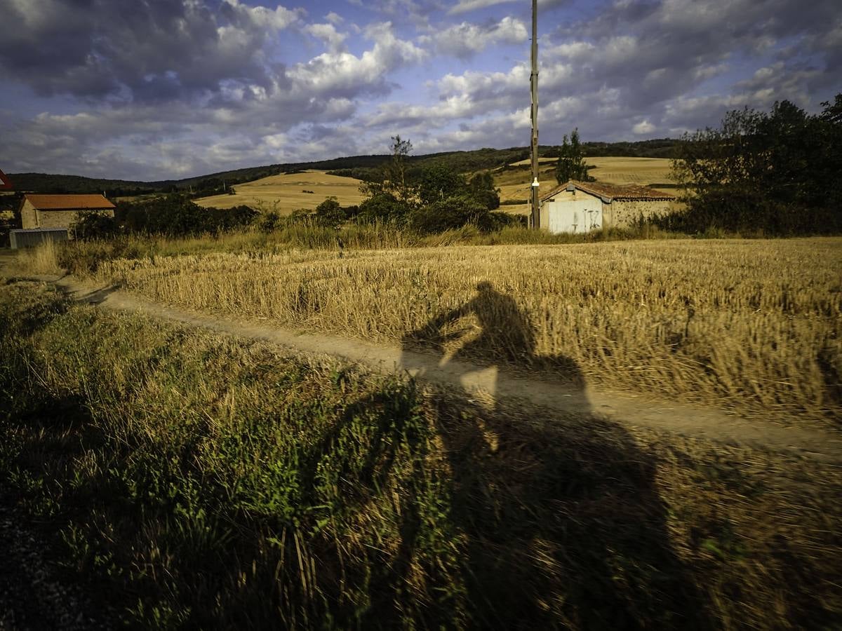 Dos vecinos de Molins viajan desde Italia a la Plaza del Obradoiro en bici
