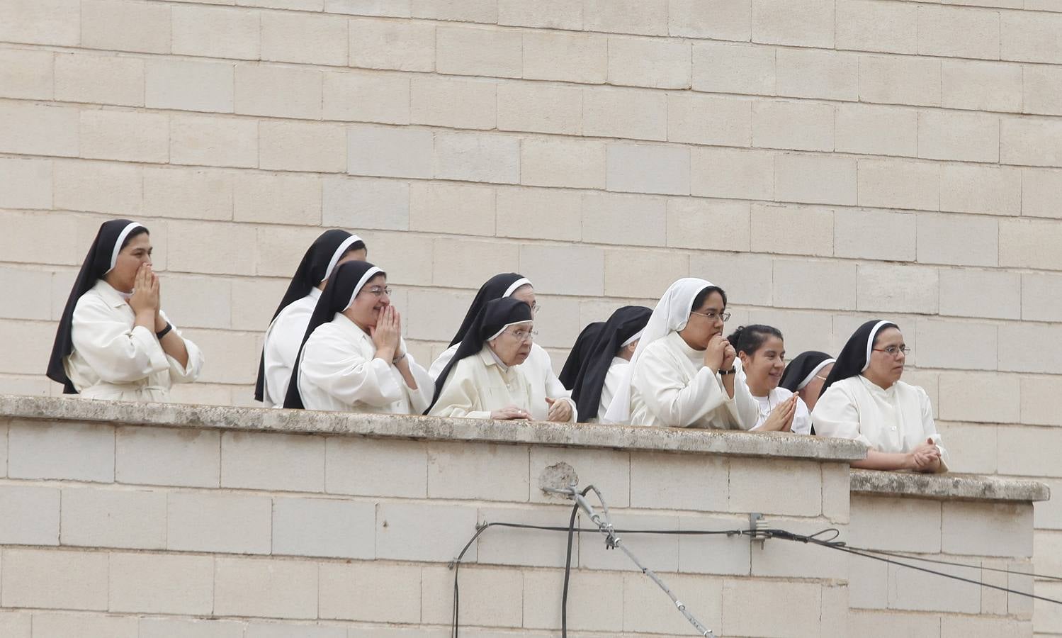 Ambiente de fiesta en el monte por la Romería
