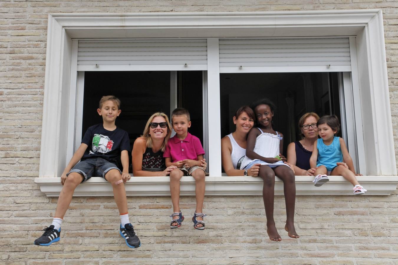 Ambiente de fiesta en el monte por la Romería