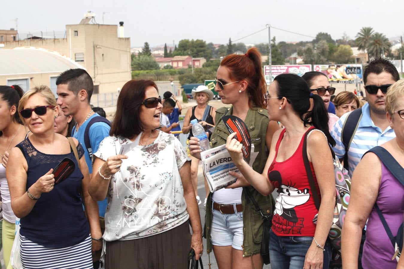 Ambiente de fiesta en el monte por la Romería