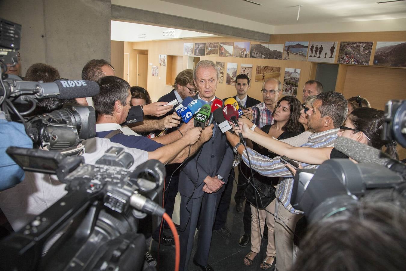 Morenés en Cartagena el curso académico en la Escuela de Infantería de Marina