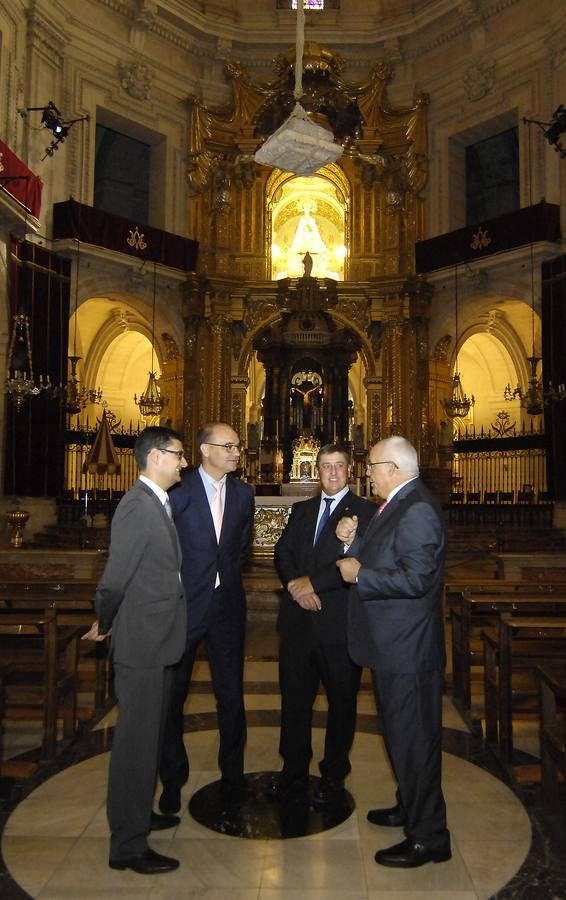 El rector Jesús Tadeo Pastor, portaestandarte del Misteri d&#039;Elx en otoño