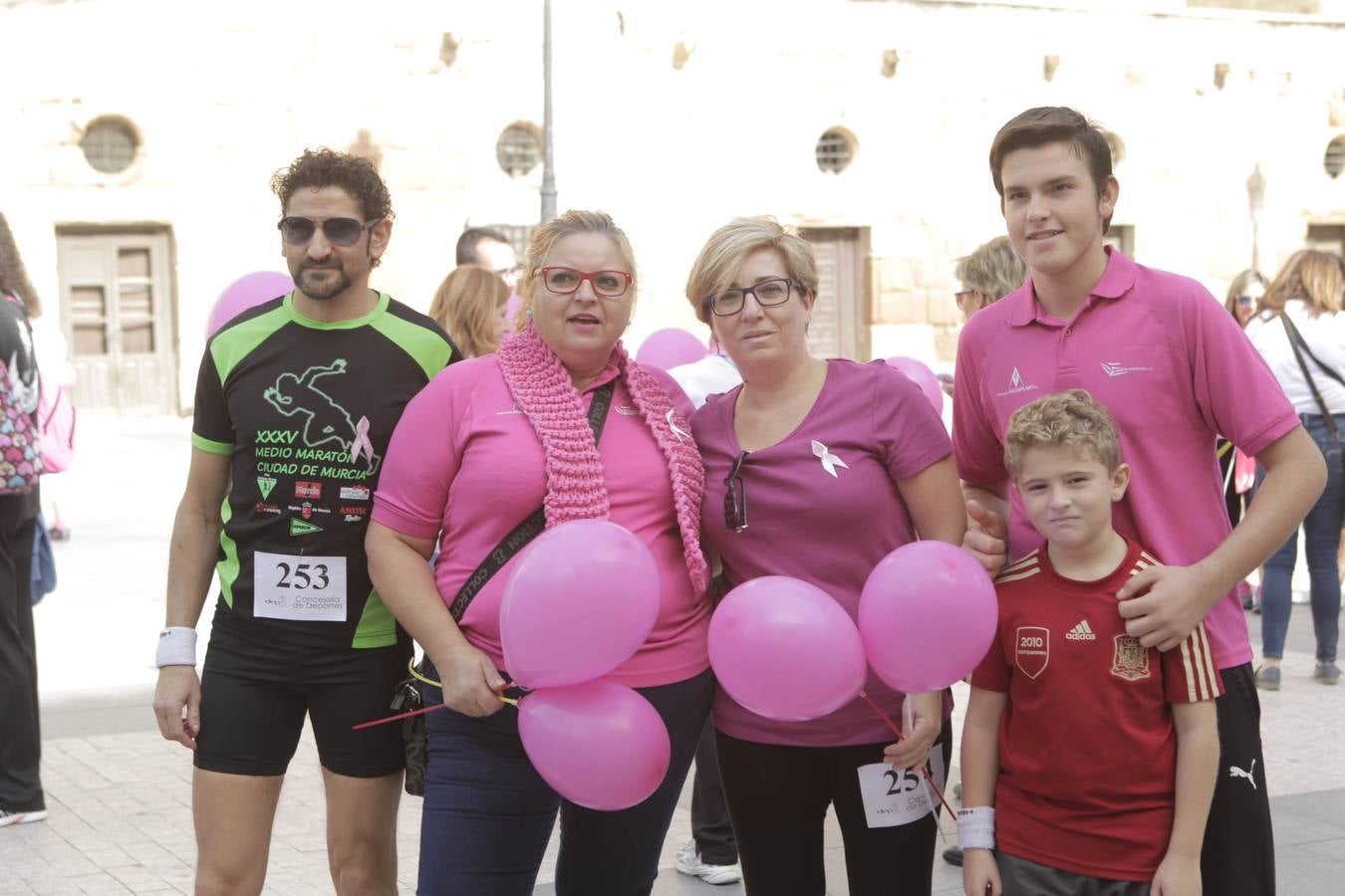 Lorca se viste de rosa contra el cáncer de mama