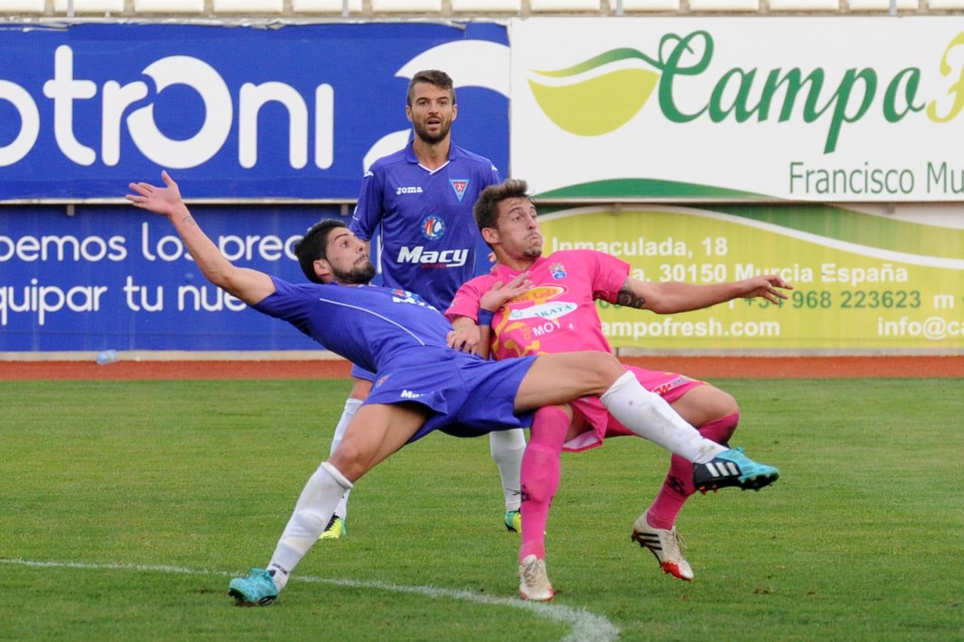 Joselu hace sumar tres puntos a La Hoya (1-0)