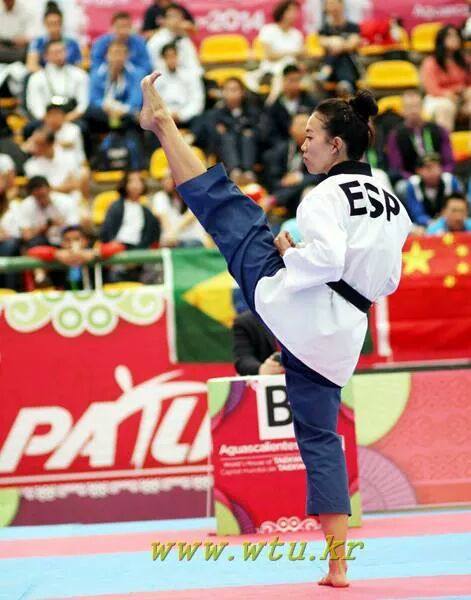 La alicantina Laura Kim revalida el título mundial de Taekwondo