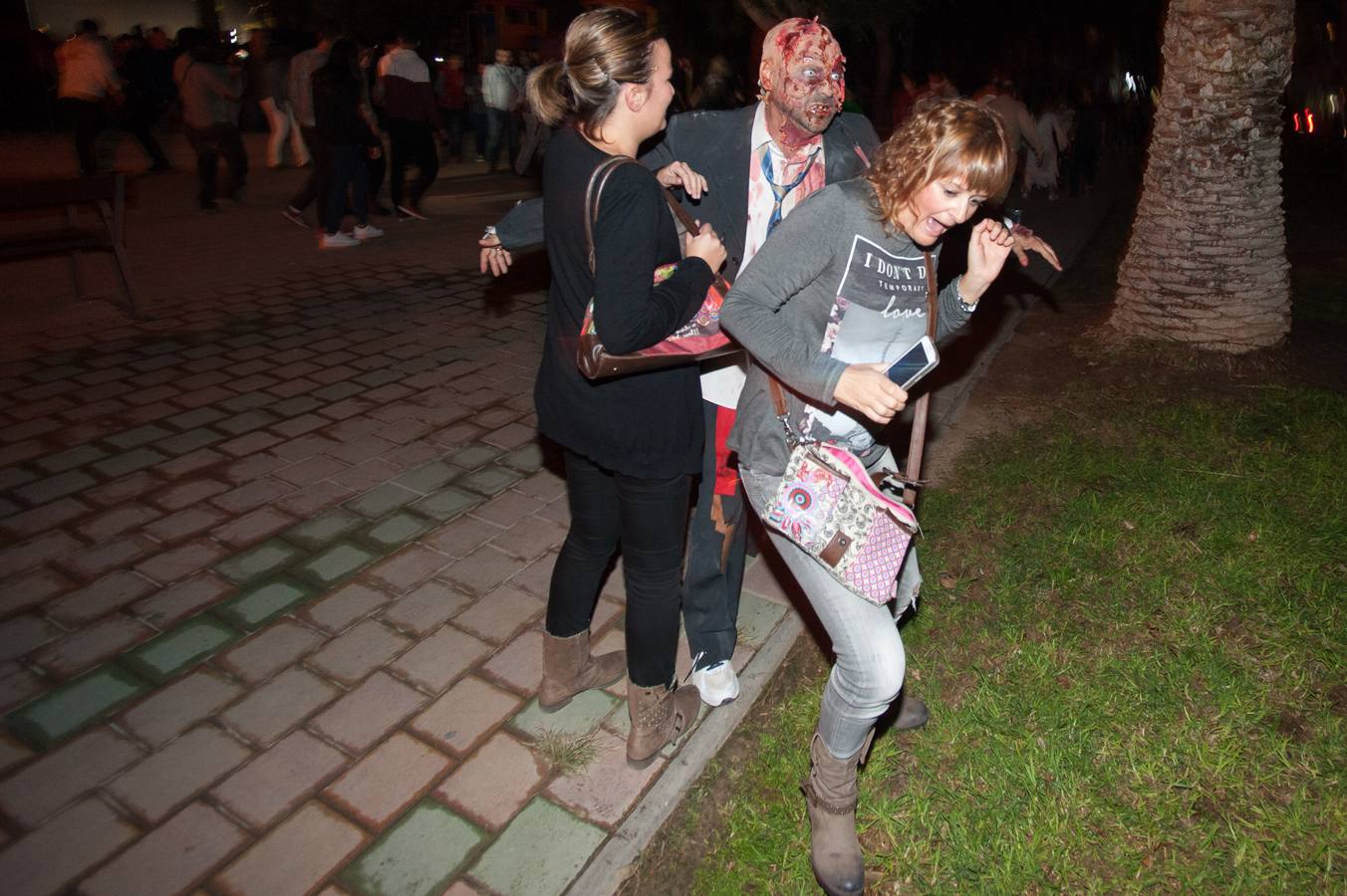 La Noche Zombie llena de terror las calles del Cabezo