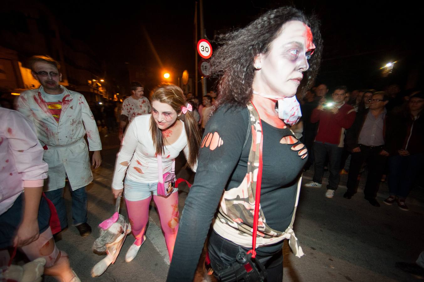 La Noche Zombie llena de terror las calles del Cabezo