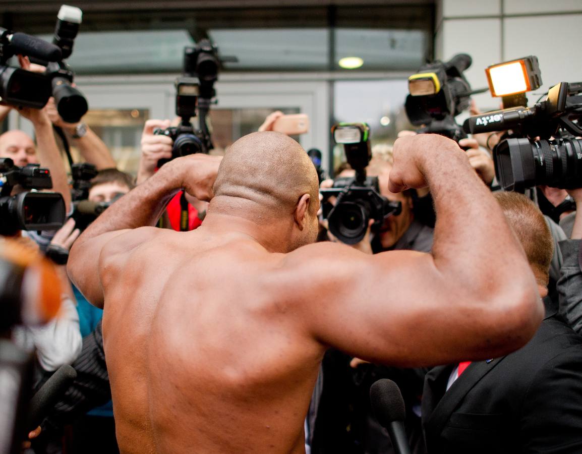 Shannon Briggs presenta el combate entre Vladimir Klitschko y Kubrat Pulev