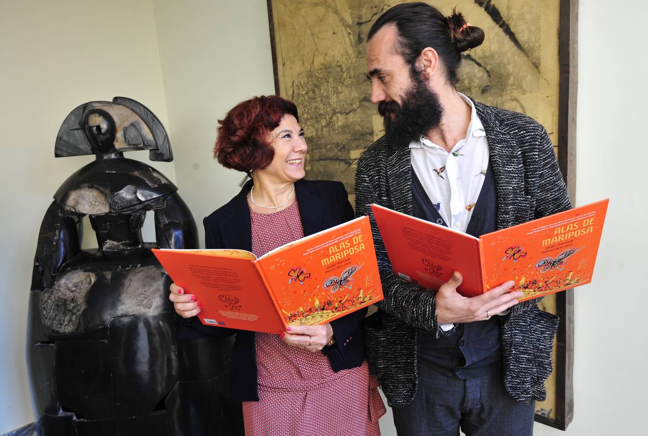 Marisa López Soria y Jorge Martínez presentan el libro Alas de mariposa en Las Claras.
