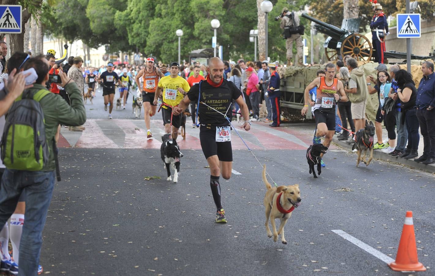 Más de 4.000 corredores en el Cross de la Artillería