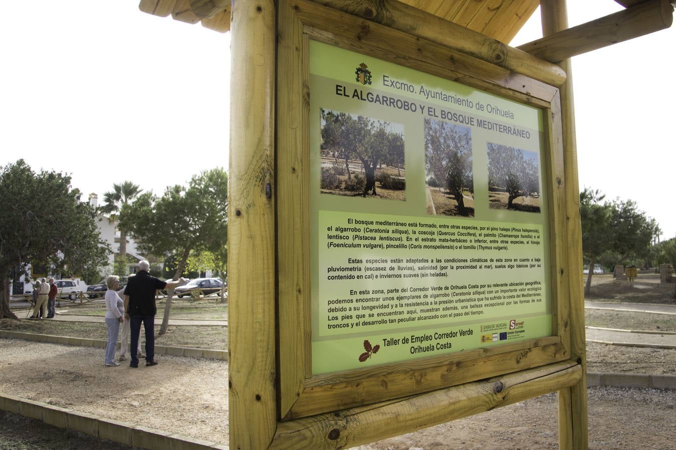 Vecinos en el parque rehabilitado de Villamartín