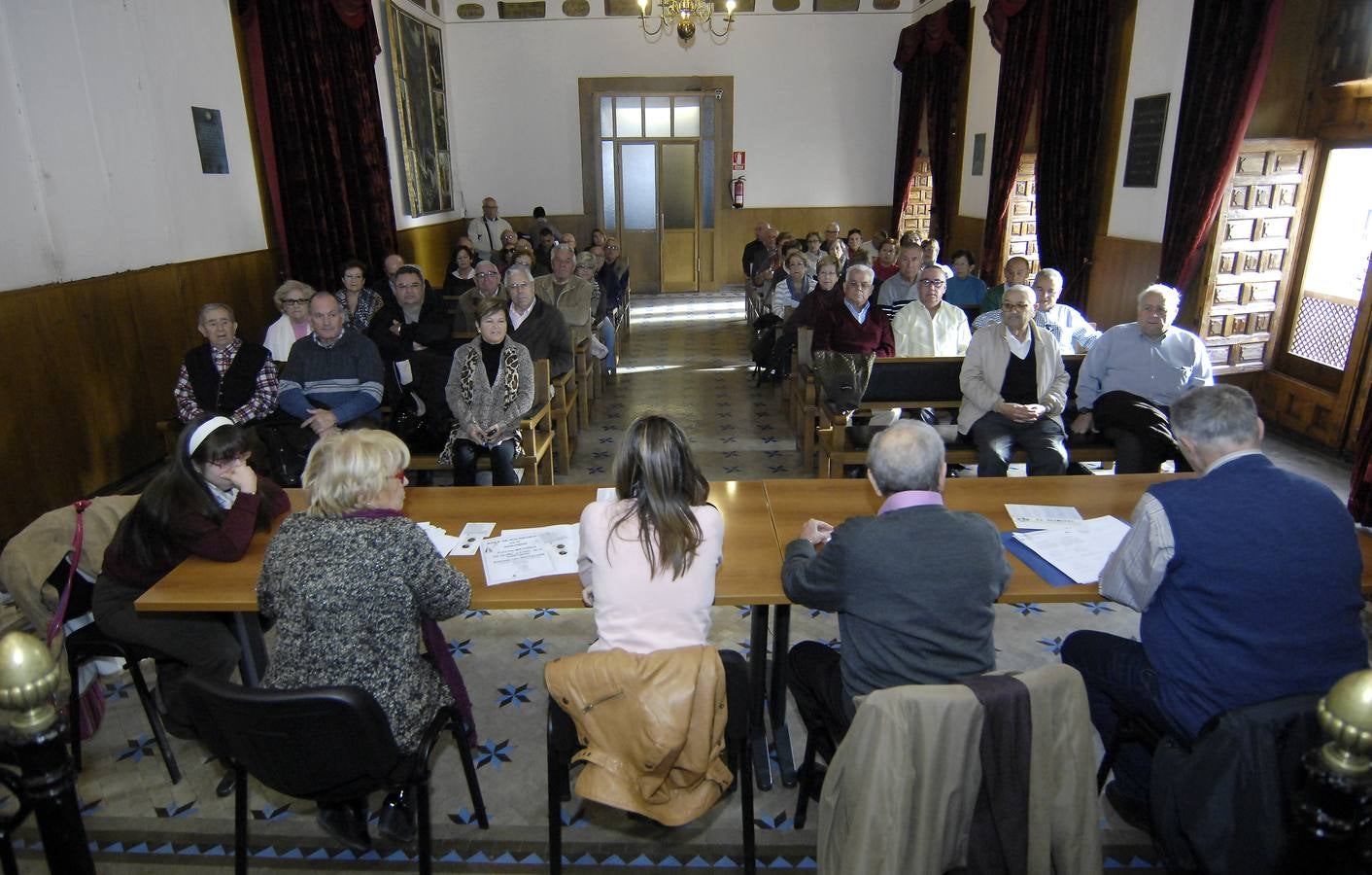 Consejo de la Tercera Edad en el Ayuntamiento de Elche