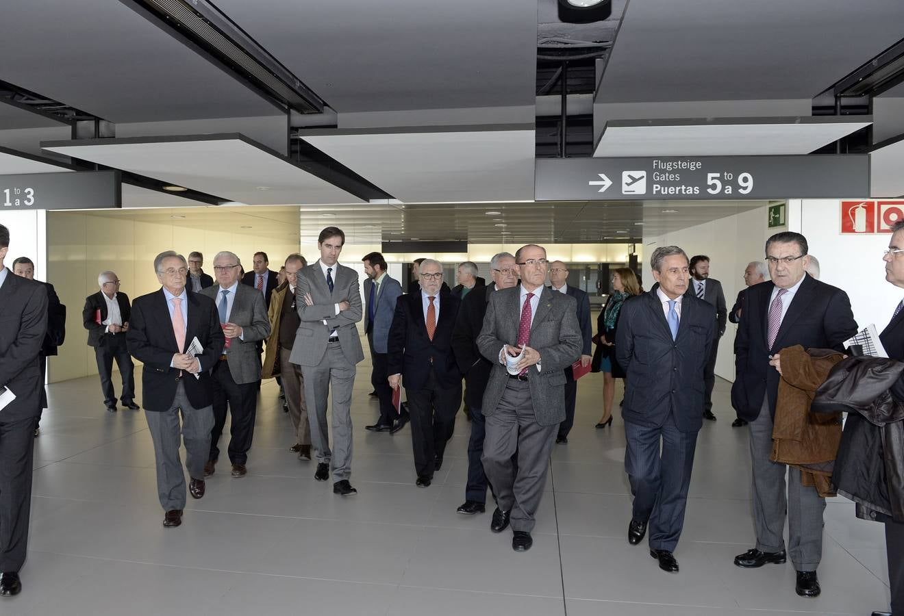 Visita de empresarios al aeropuerto (11-12-2014).