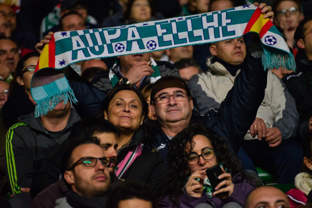 Búscate en la grada del Martínez Valero