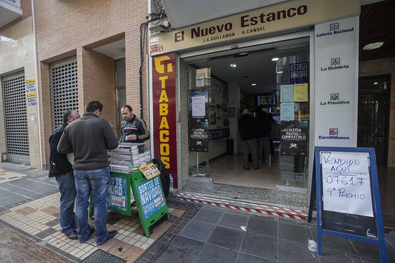 El nuevo estanco vendió parte de un cuarto premio en Cartagena.