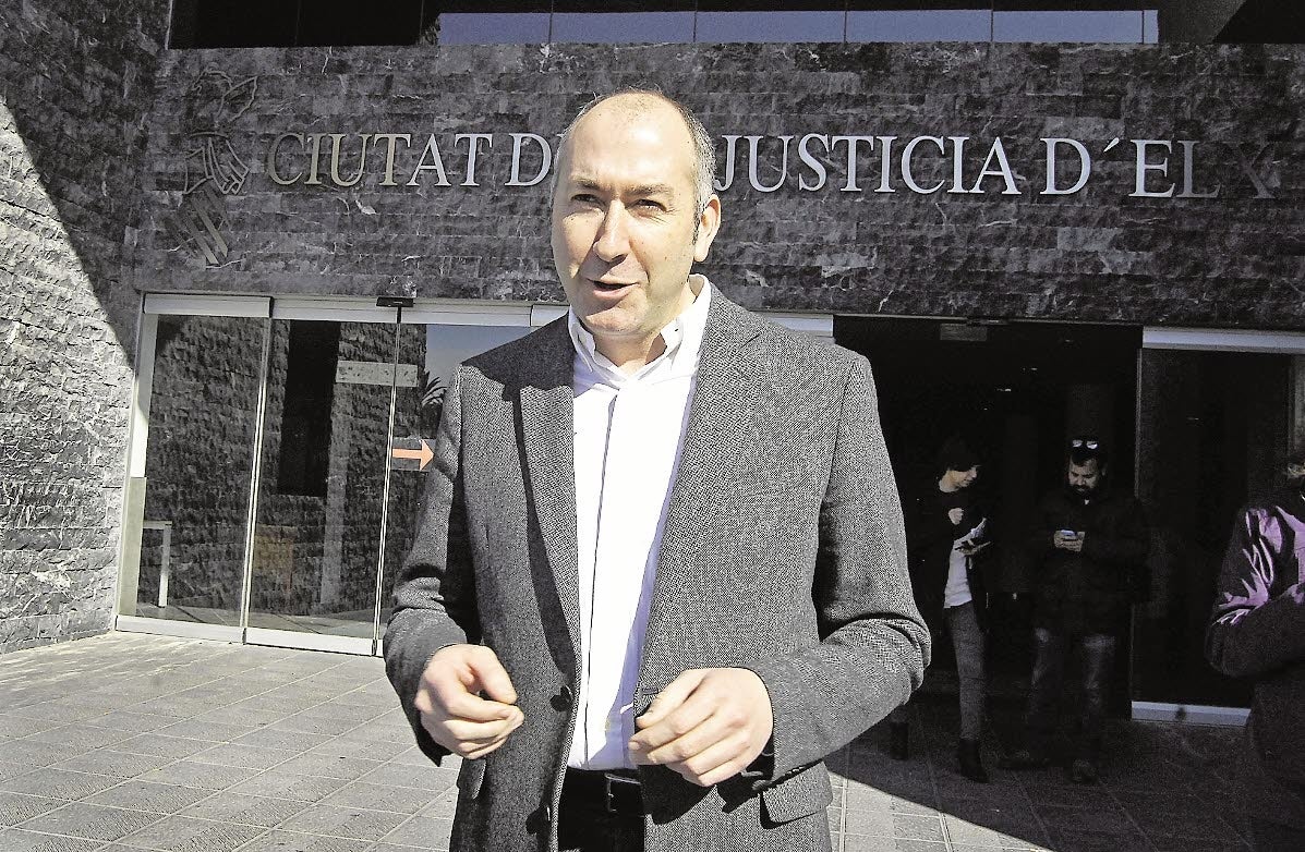 MARZO. Alejandro Soler, exalcalde de Elche, fue juzgado y absuelto de un delito de malos tratos a su mujer.