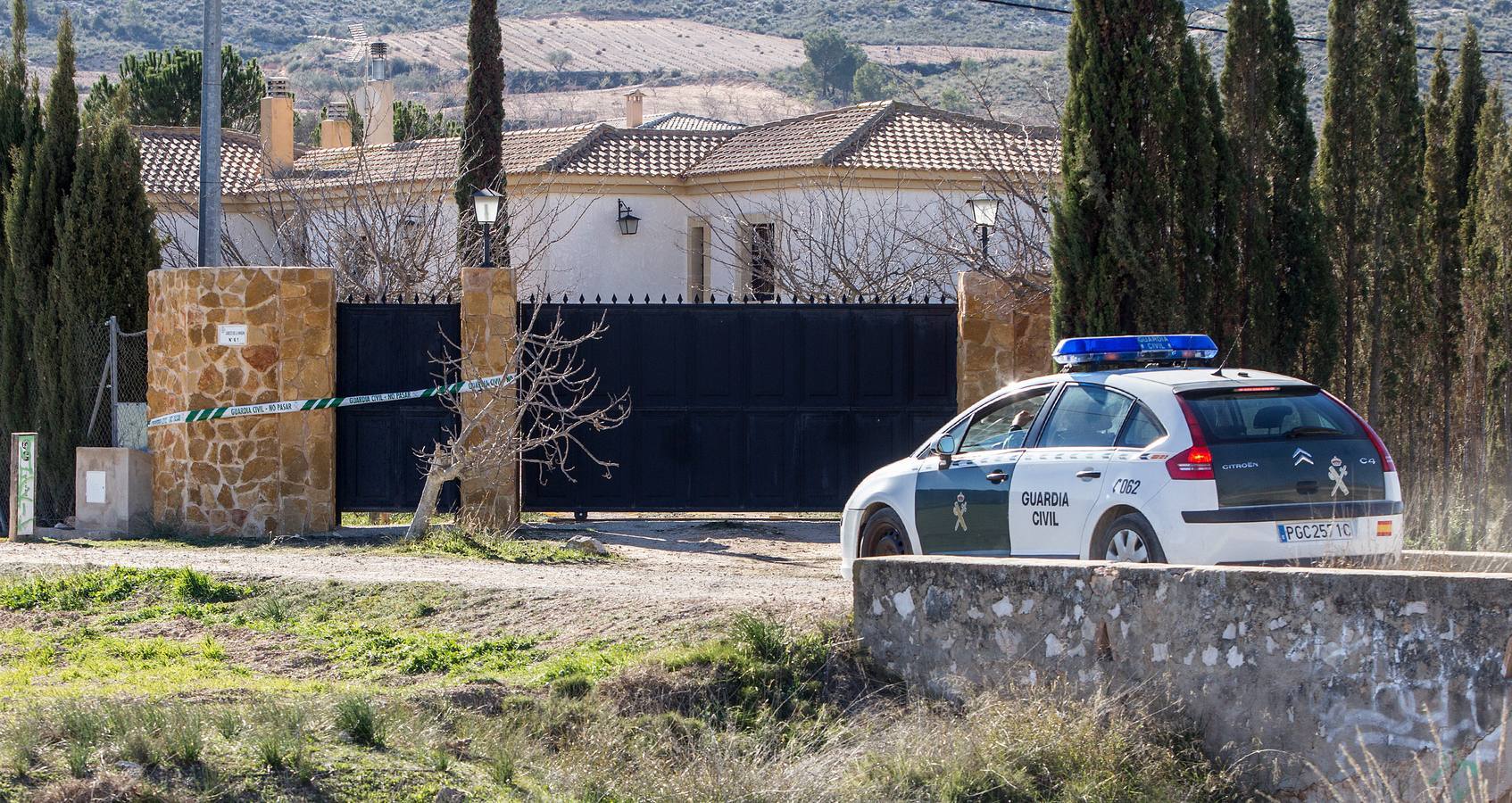 Un joven muere en Villena por un hachazo en la cabeza